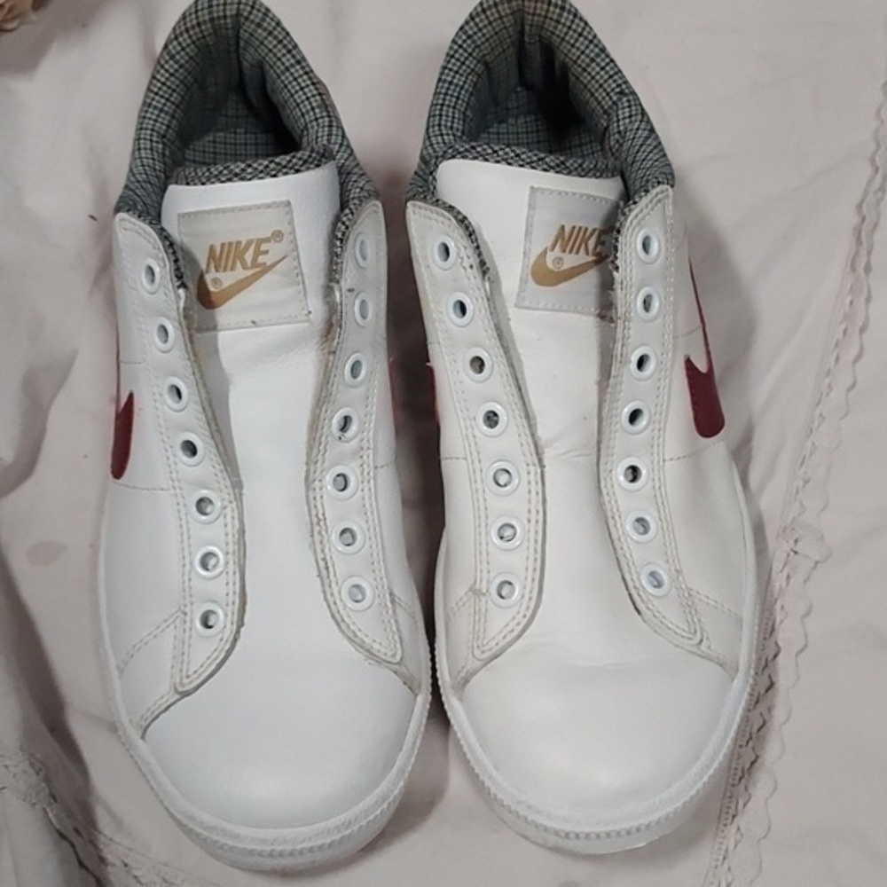 Woman's Plaid Lined Nike Slip on Sneakers